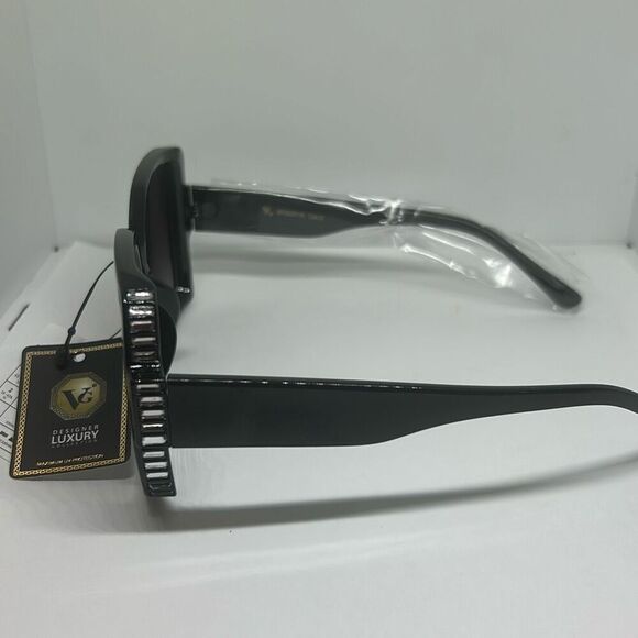 VG Women’s Sunglasses - Picture 2 of 3